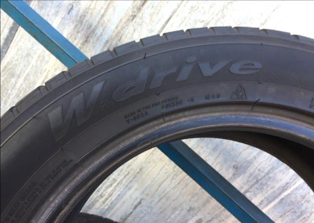 215/60R17 Yokohama W drive V- 902 A две штуки