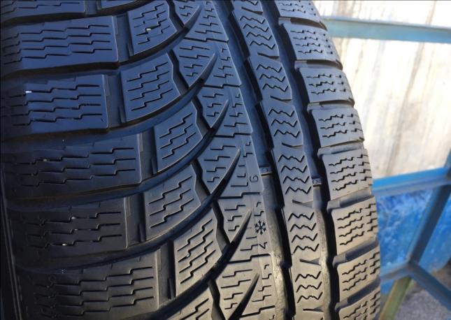 235 55 R17 103V Nokian WR-A4 две штуки