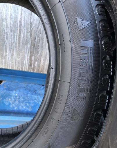 215 55 16 Pirelli WinterCarving Edgе