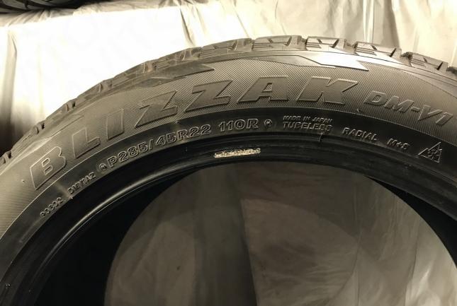 285 45 22 Bridgestone Blizzak Codillac Escalade