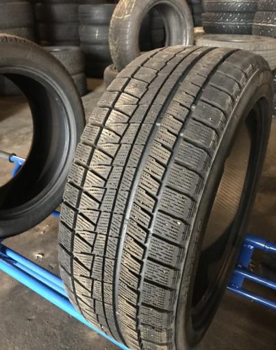 Зимняя шина 235 45 R17 Bridgestone Revo GZ