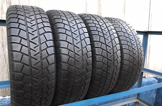 215 65 16 Michelin Latitude Alpin