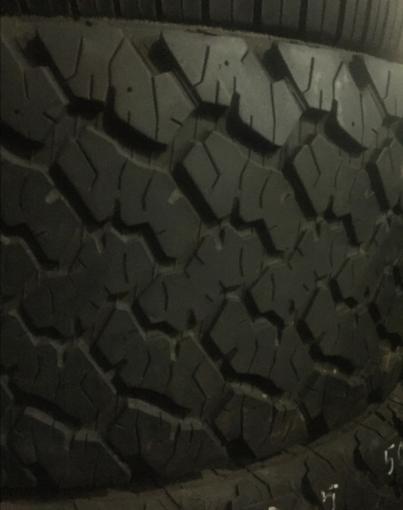 General grabber A/T 2 305/50R20 две штуки