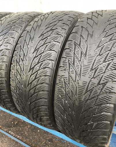 Зимние шины 215 55 R17 Nokian Hakka R2