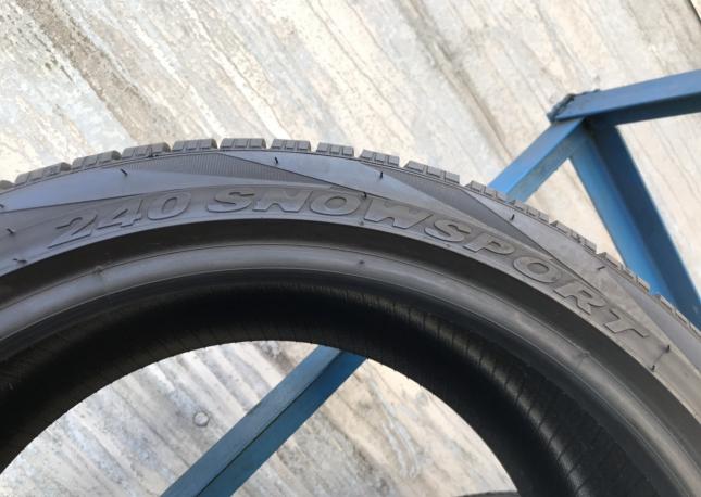 225 40 18 Pirelli Winter Snowsport 240