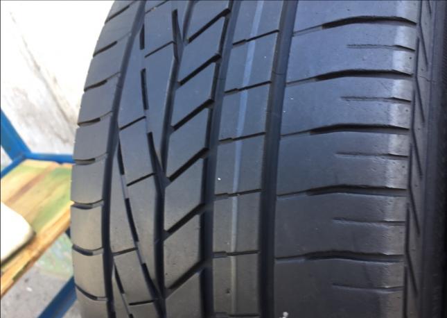 Goodyear exelence 215 45 R16 две штуки