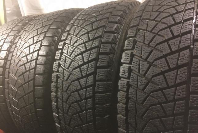 Зимние Шины 225 60 17 Bridgestone DM-V1