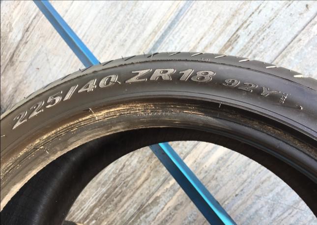 Pirelli Pzero две штуки 225 40 ZR18 94Y