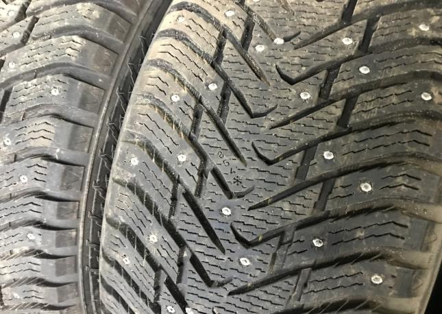 Зимние шины 275 50 R20 Nokian Hakka 8