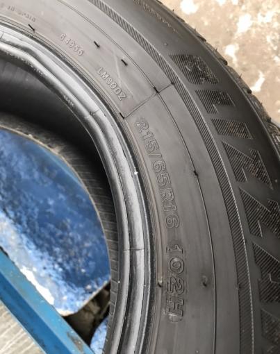 215 65 16 Bridgestone Blizzak LM-80 evo