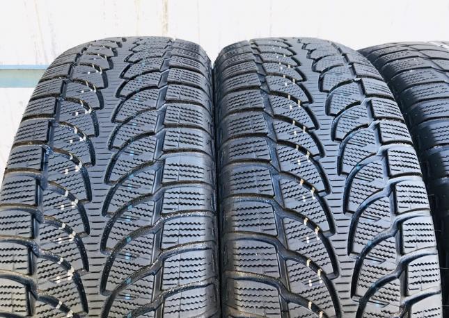 215 50 17 Bridgestone Blizzak LM25