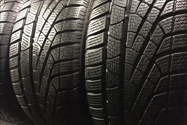 Шины 235 45 R17 Pirelli sottoZero w210 MO 94H 4шт