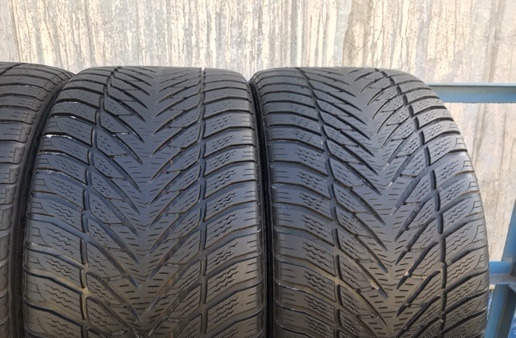 235/40 R18 и 265/35 Goodyear UltraGrip GW-3