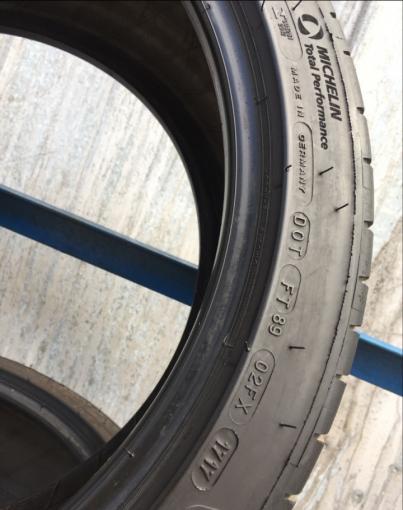 Michelin pilot sport 4 две штуки 235/40R18 95W