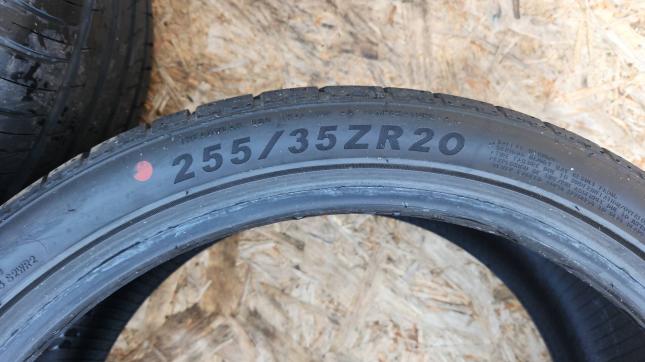 255/35 R20 RoadX RXMotion U11 летние