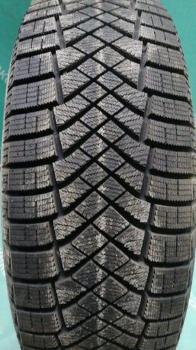 Pirelli Ice Zero 215/60 R16