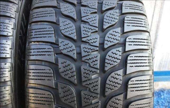 Bridgestone Blizzak LM-25 235/65 R17