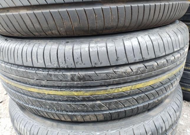 Yokohama Advan dB V552 225/60 R16