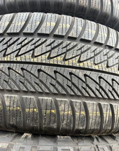 Goodyear UltraGrip 8 Performance 285/45 R20