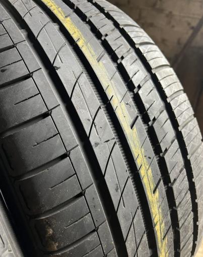 Nexen N&#39;Fera AU7 255/40 R19