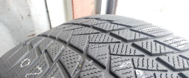 Bridgestone Blizzak LM-001 255/40 R20