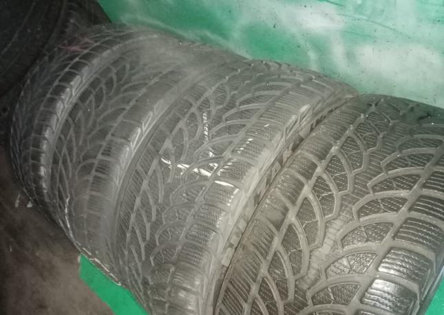 Bridgestone Blizzak LM-32 225/50 R17