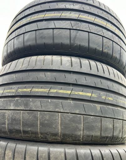 Pirelli P Zero PZ4 265/35 R20