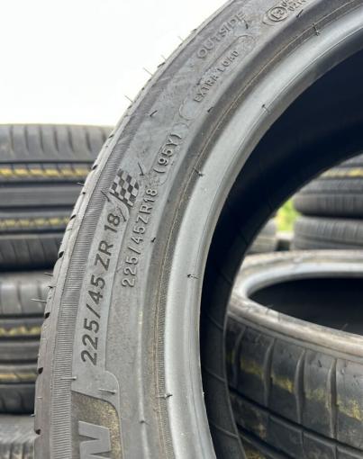 Michelin Pilot Sport 4 225/45 R18