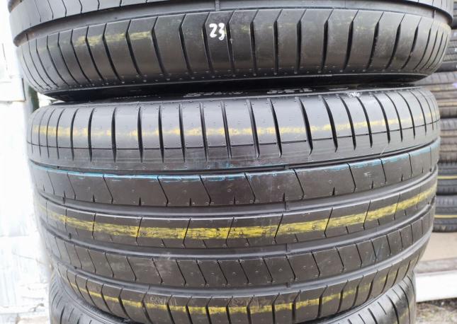 Pirelli P Zero PZ4 275/35 R21