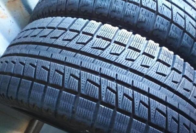 Bridgestone Blizzak Revo2 245/40 R18