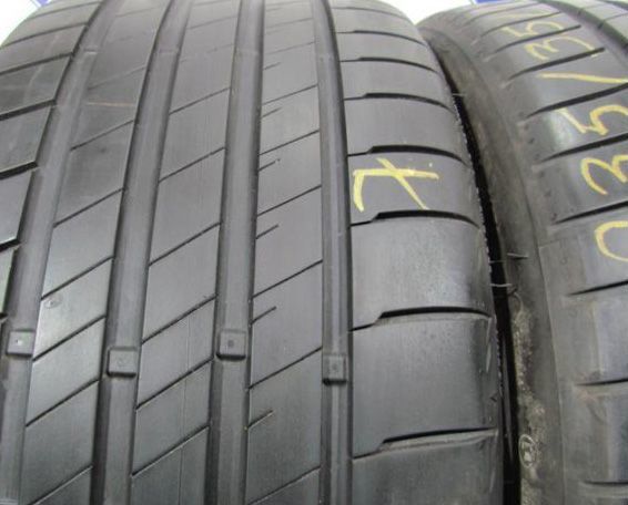 Bridgestone Potenza S005 235/35 R19