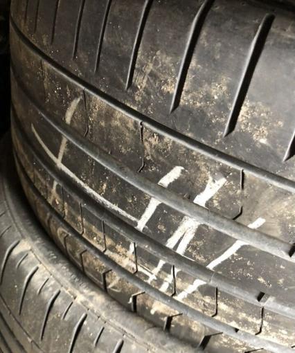 Pirelli P Zero PZ4 275/35 R21