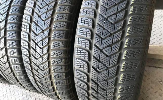 Pirelli Winter Sottozero 3 215/40 R17