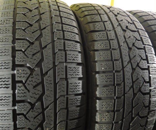 Kumho I&#39;Zen RV Asymmetric 225/60 R17