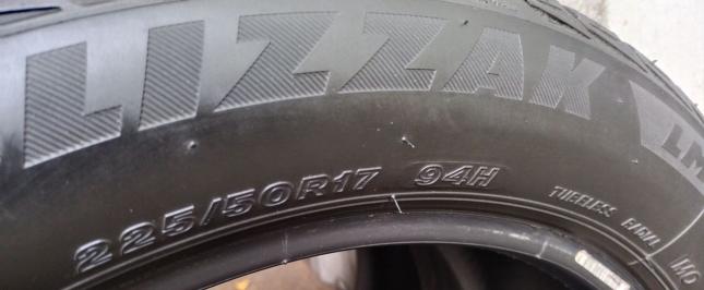 Bridgestone Blizzak LM-32 225/50 R17