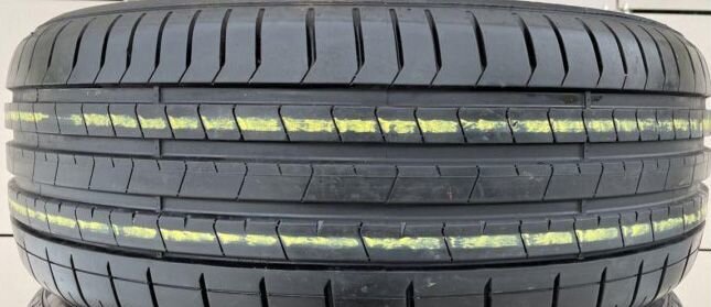 Pirelli P Zero PZ4 255/35 R19