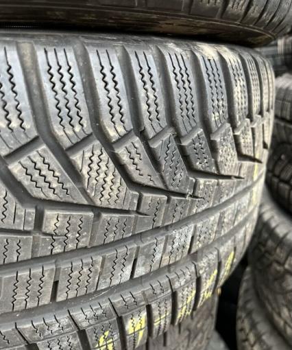 Hankook Winter I&#39;Cept Evo2 W320 235/45 R18