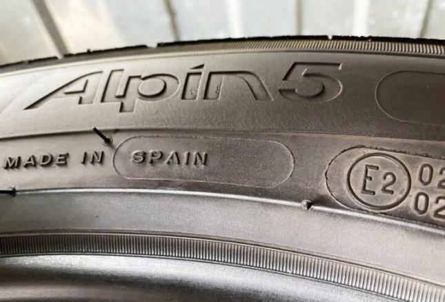 Michelin Alpin 5 215/65 R17