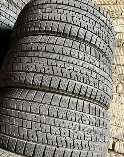 Bridgestone Blizzak VRX2 245/45 R17