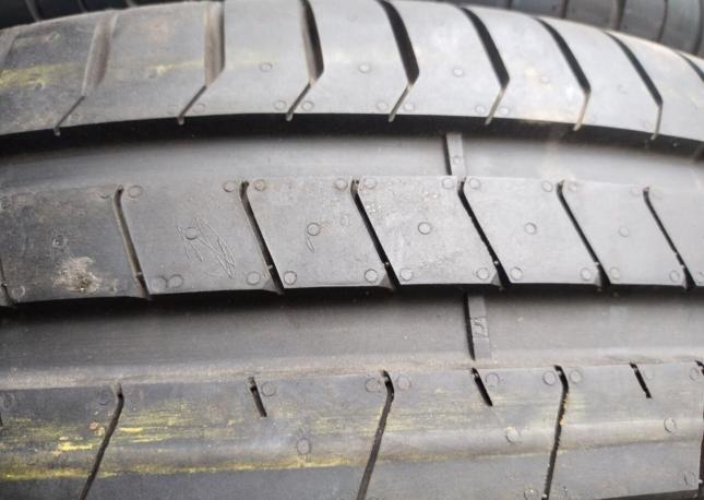 Pirelli P Zero PZ4 275/45 R21