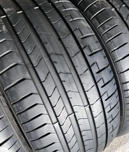 Pirelli P Zero PZ4 255/35 R19