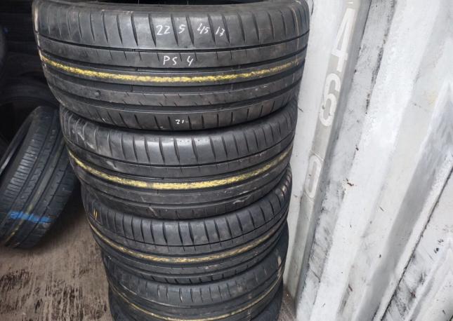Michelin Pilot Sport 4 225/45 R17