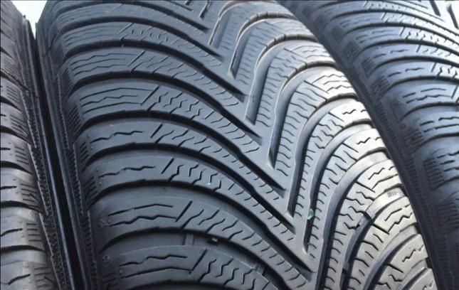 Michelin Pilot Alpin 5 235/40 R18