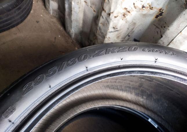 Pirelli P Zero 295/30 R20