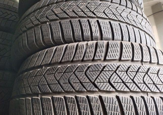 Pirelli Winter Sottozero 3 215/50 R18 V