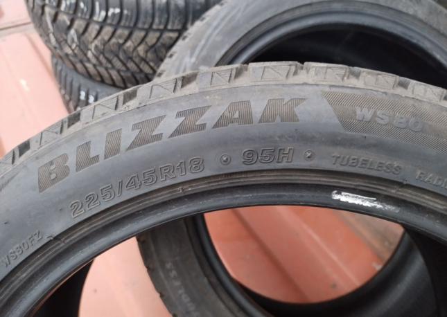 Bridgestone Blizzak WS-80 225/45 R18 95H