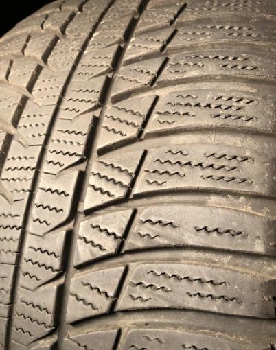 Bridgestone Blizzak LM-001 245/45 R17