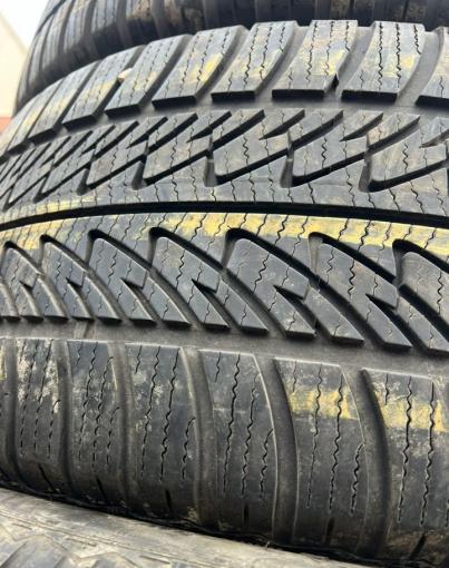 Goodyear UltraGrip 8 Performance 285/45 R20