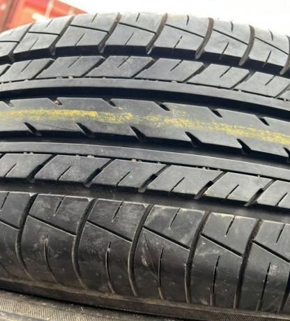 Yokohama dB Decibel E70B 215/60 R16