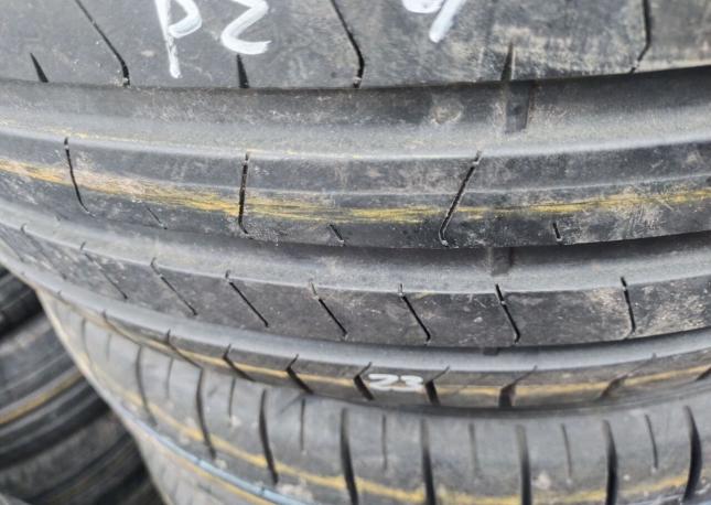 Pirelli P Zero PZ4 255/40 R21
